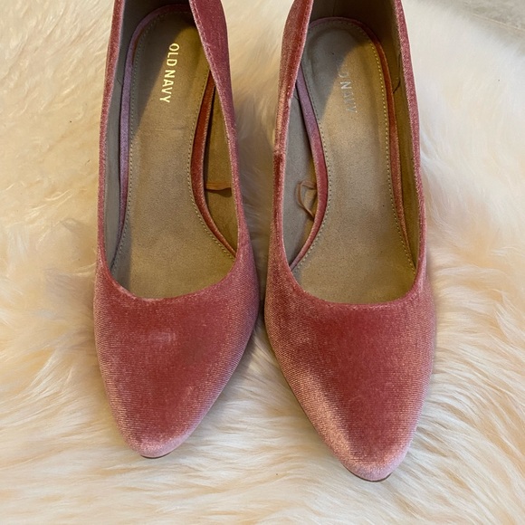 Rare Pink Velvet 2” Heels - Picture 3 of 4